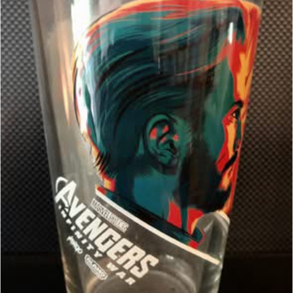 AVENGERS: INFINITY WAR - Pint Glass by Mondo